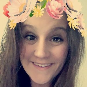 Meet your Posher, Chloe