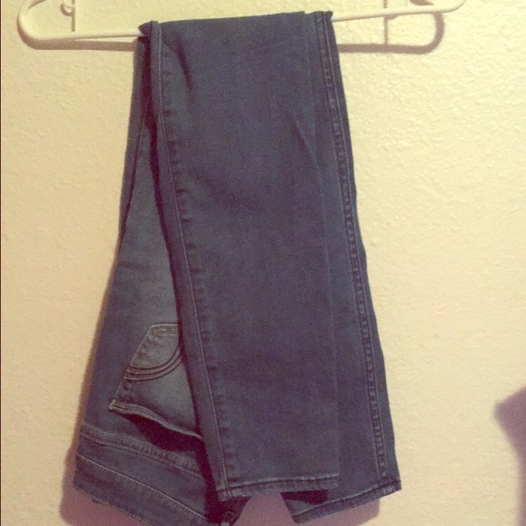 Medium blue hollister jeggings! ✨