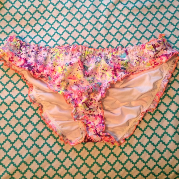 VS The Ruffle Cheeky Bottoms