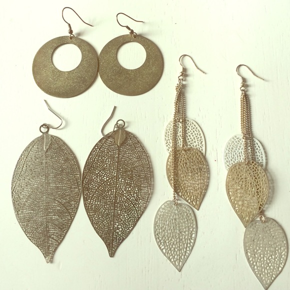 Assorted boutique earrings!