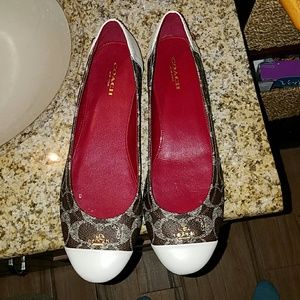 Coach flats