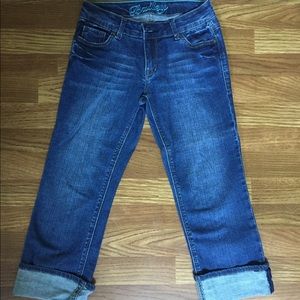 Delia's Capri length jeans