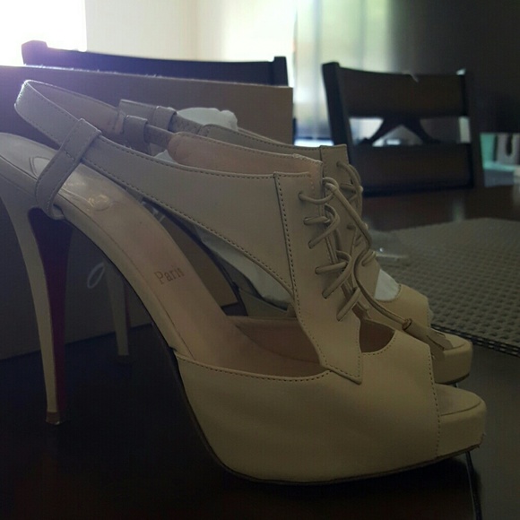 Christian louboutin sandals 40.5 SOLD!! - Picture 2 of 4