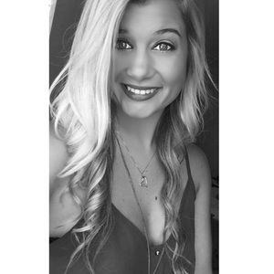 Meet your Posher, Mallory