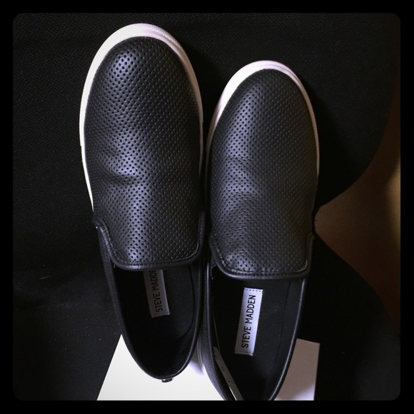 Steve Madden Everest, NWT