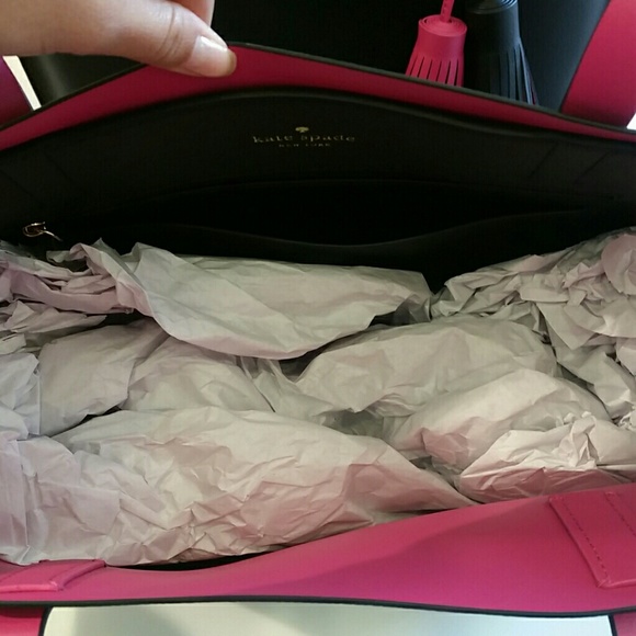 SOLD Kate spade tassel tote - Picture 3 of 4