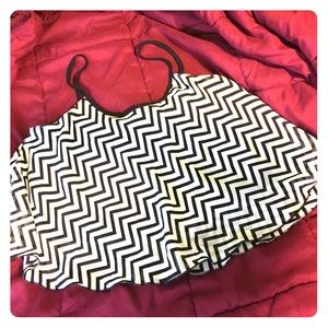 A black & white zig zag crop top.