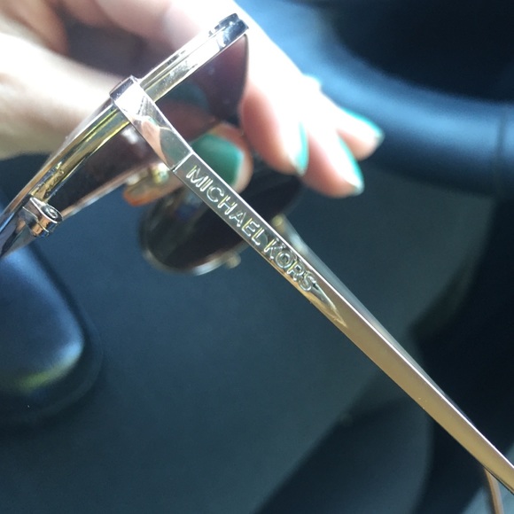 Authentic Michael kors aviator sunglasses - Picture 2 of 3