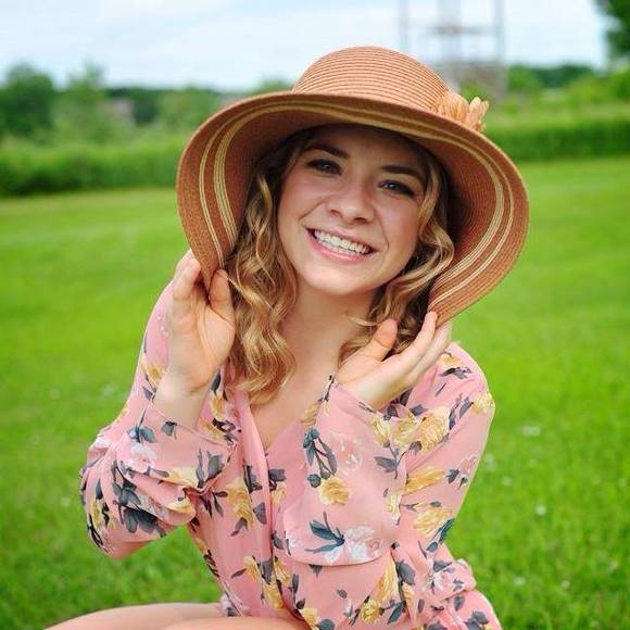 Meet your Posher, Paige