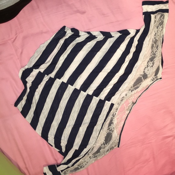 cropped top - Picture 2 of 2