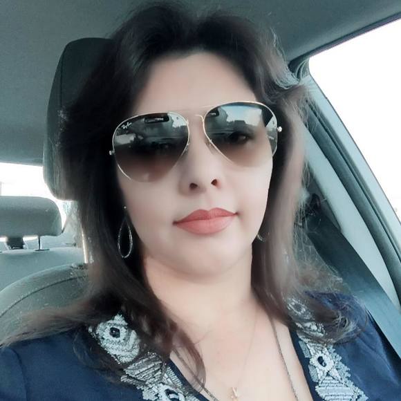 Meet your Posher, Adelle