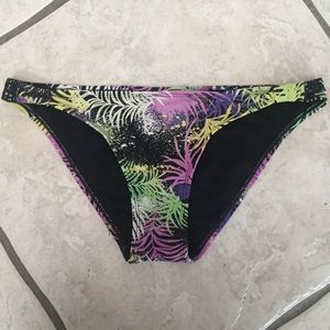 Super cute bikini bottoms!