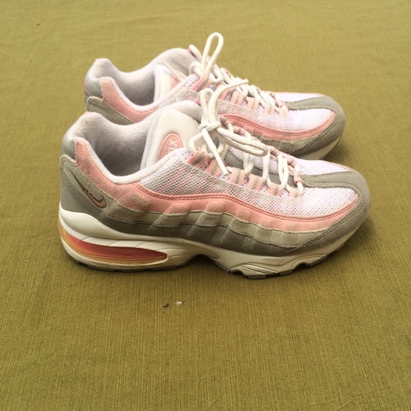 SOLD Pink air max 95 - Picture 3 of 4