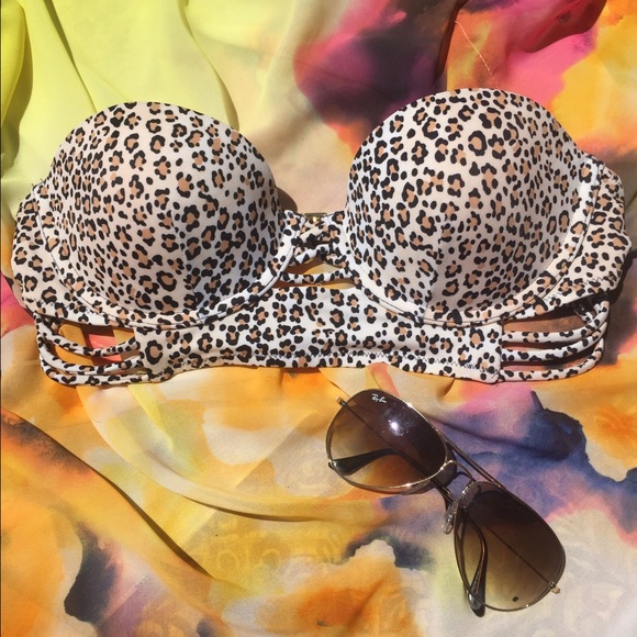 VS Bikini Top :: LIKE NEW