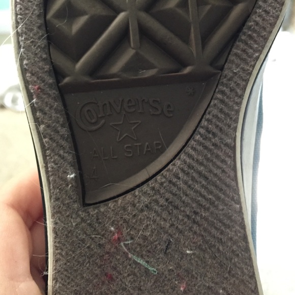 Women's size 6 baby blue converse - Picture 2 of 2