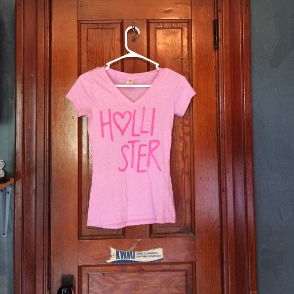 Pink Hollister tee - Picture 1 of 4
