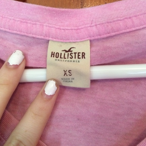 Pink Hollister tee - Picture 3 of 4