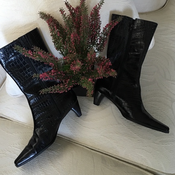 NATURALIZER LEATHER BOOTS