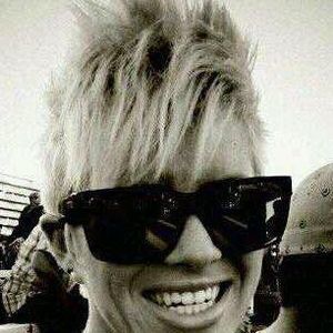 Meet your Posher, Kira