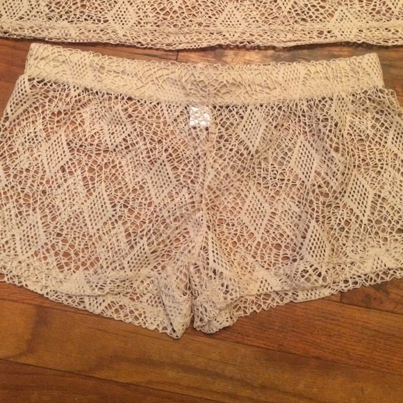 ~SOLD~ NWOT crochet swimsuit cover up - Picture 3 of 3