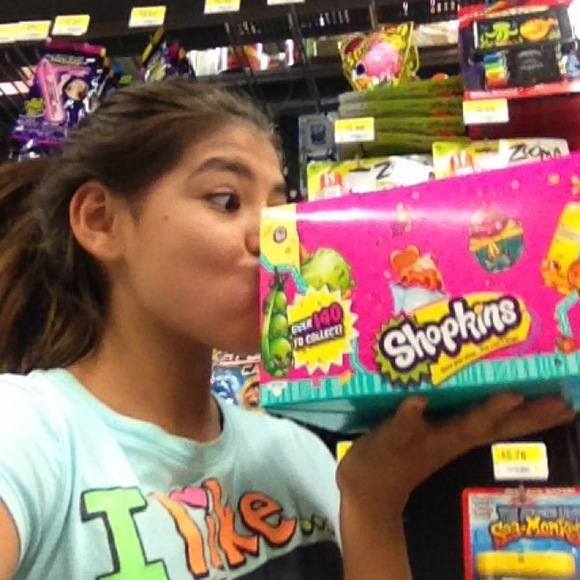 Meet your Posher, Domenique - Picture 1 of 1