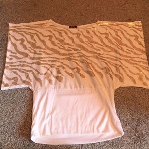 gold and white flowy top