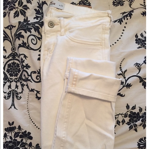 Hollister Crop Skinny Jeans! NEW CONDITION