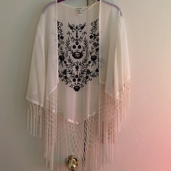 Stevie Nicks would do this justice! Incredible!! - Picture 3 of 3