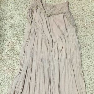 Detailed Maxi