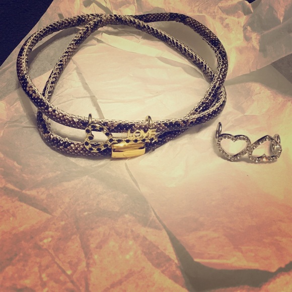 NWOT✨ Faux Snake Skin Wrap Bracelet