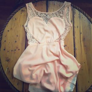 Lace chiffon dress in peach