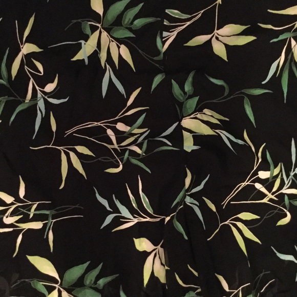 Vibrant long skirt - Picture 2 of 4