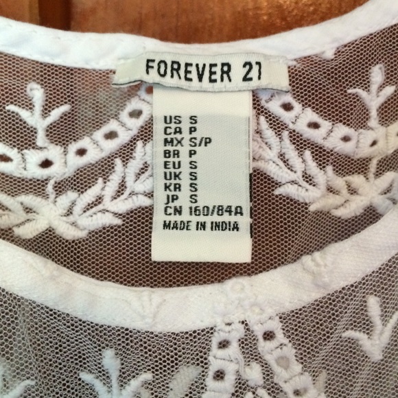 White lace crop top - Picture 3 of 4