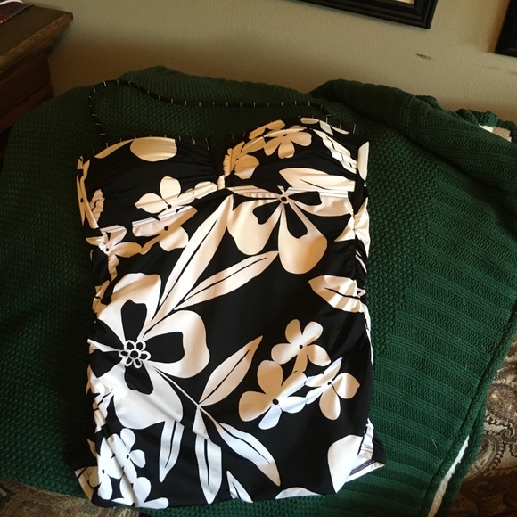 🕶👙Tommy Bahama tankini top small