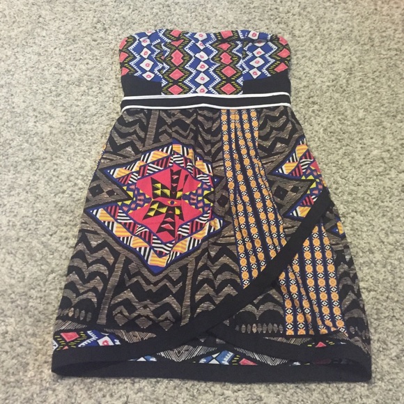 Strapless, patterned dress