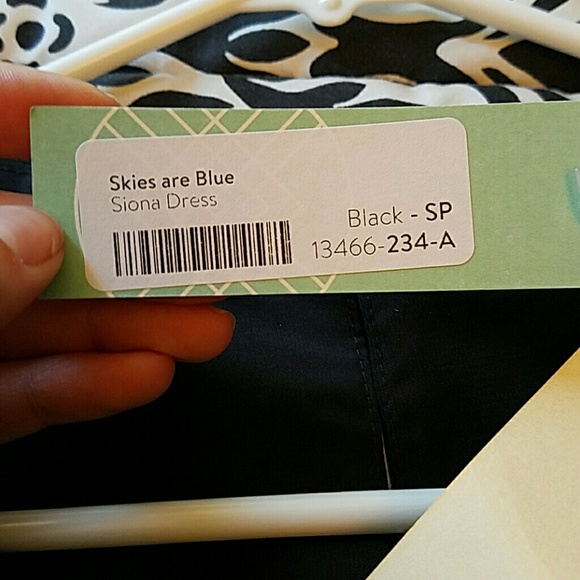 Dress - Picture 4 of 4