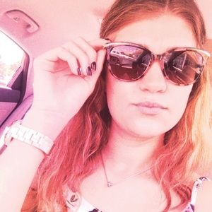 Meet your Posher, Hannah