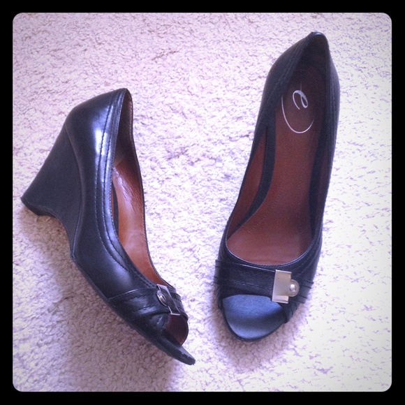 Super comfortable black wedge peep toe!