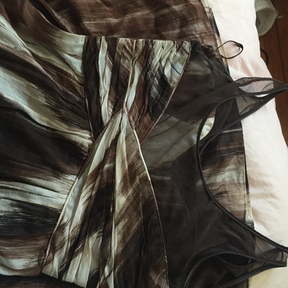 Brown and white mesh top dress - Picture 3 of 4