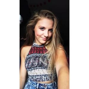 Meet your Posher, Elia