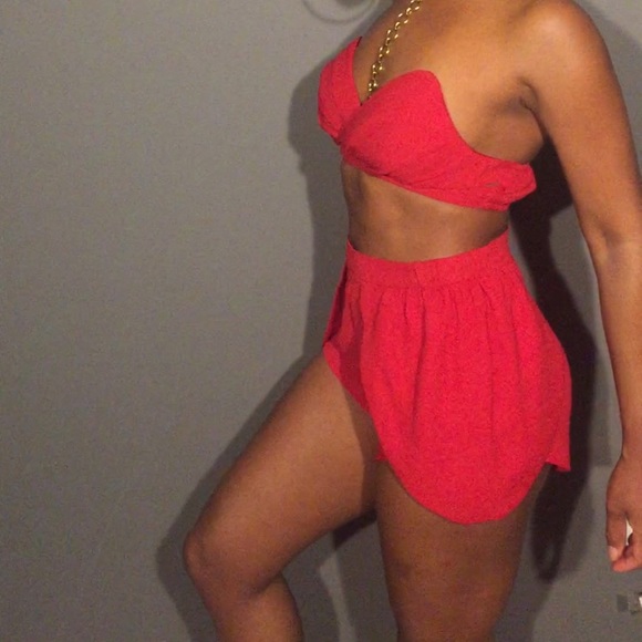 Lady In Red - Picture 3 of 3