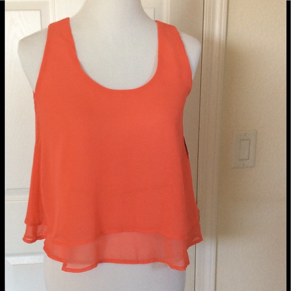 JustFab Tops - Coral Tiered Chiffon Crop Top NWT 🎉HP🎉