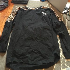 Black and leopard crew