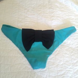 ✨✨genuine Lolli bikini bottom with bow detail✨✨