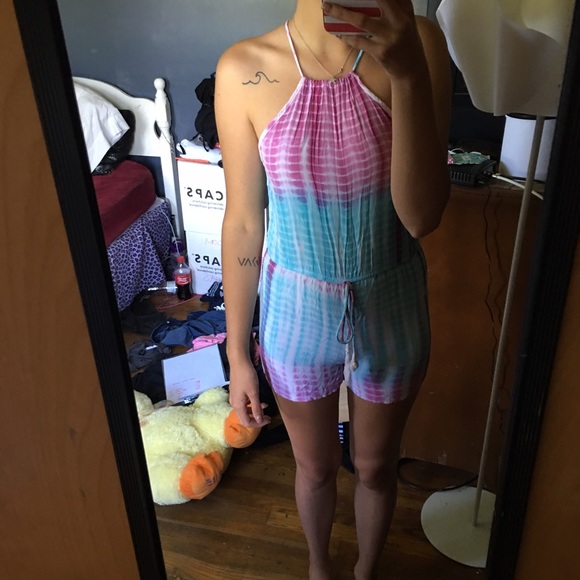 Super cute Blue and pink romper - Picture 3 of 4