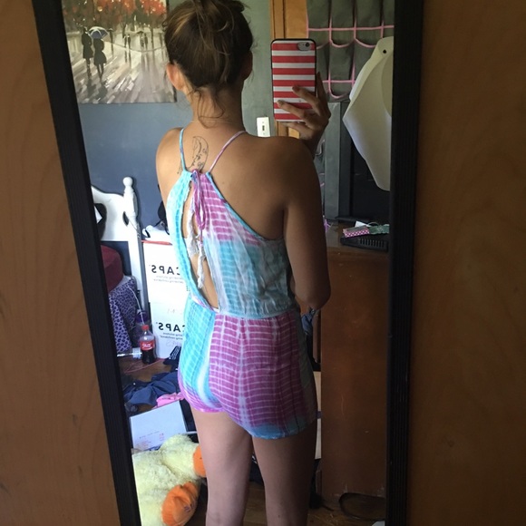 Super cute Blue and pink romper - Picture 4 of 4