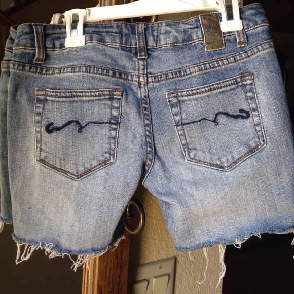 American Rag cutoffs - Picture 2 of 3