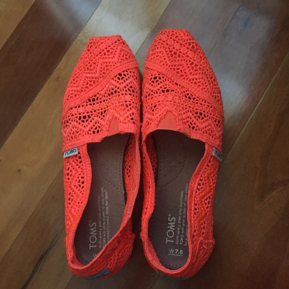 Toms