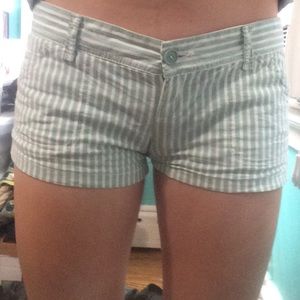 hollister shorts!!