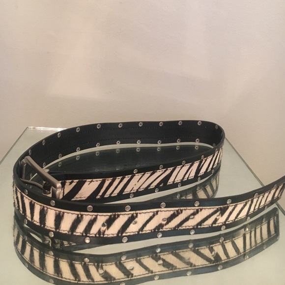 LN- GENUINE LEATHER ZEBRA STRIPE CALF HAIR BELT MD - Picture 3 of 4